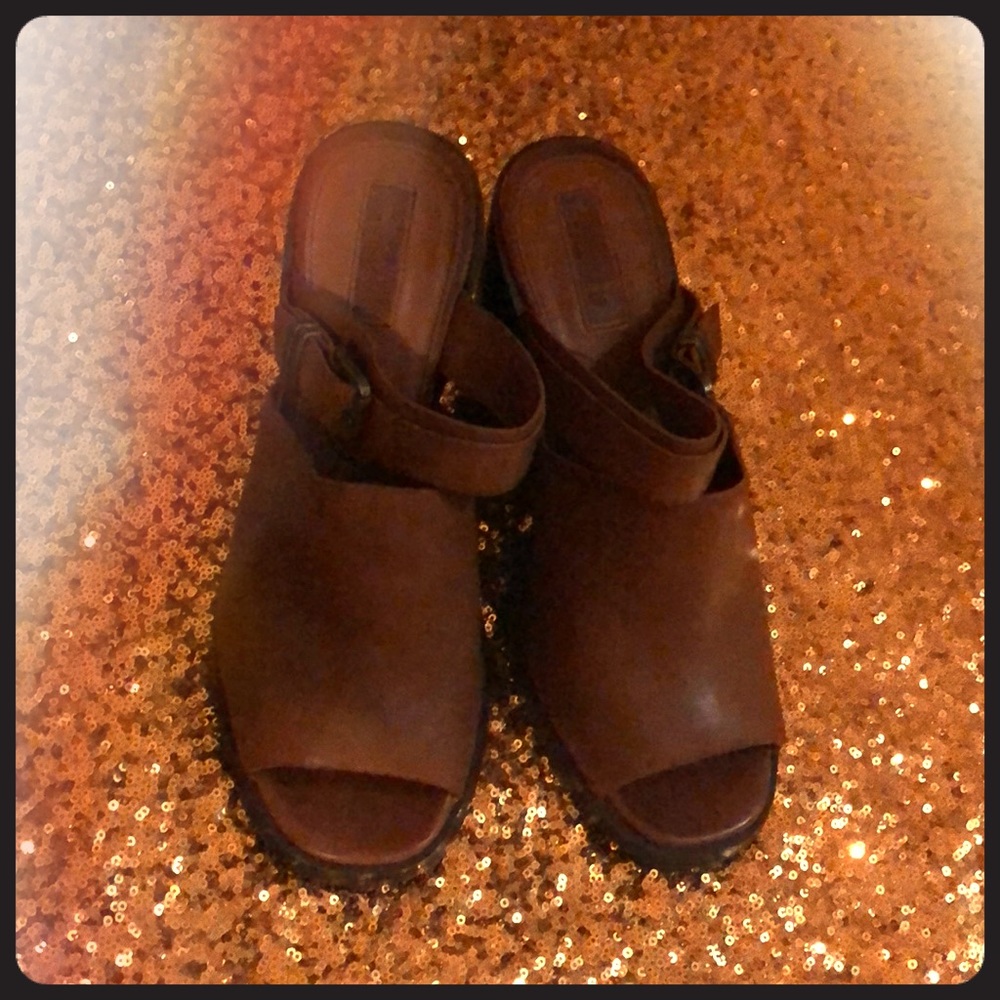 Forever 21 clogs